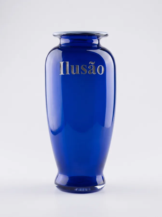 Etched glass vase from Flight and Illusion by Trish Duggan
