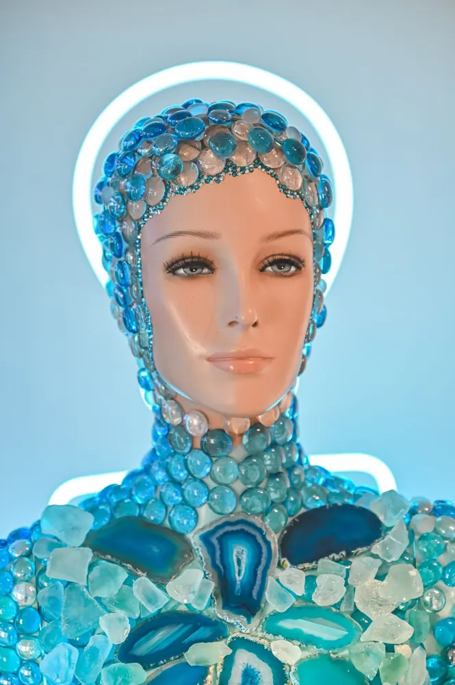 Mannequin · Plate 12